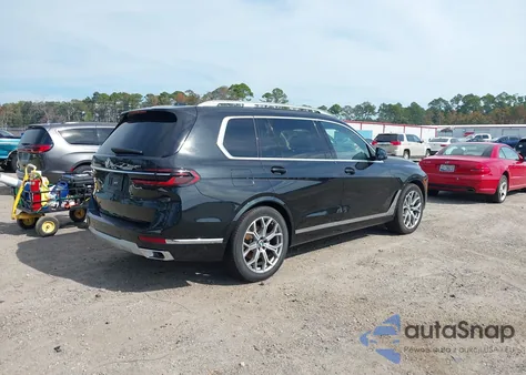 2025 BMW X7 xDrive40I z USA, uszkodzony, nr VIN 5UX23EM01S9W74145